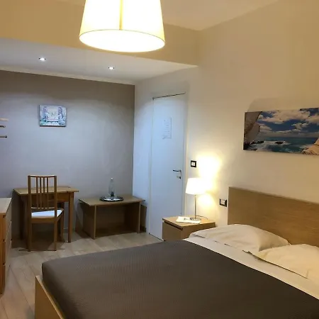 Atticoromantica Bed & Breakfast 4*