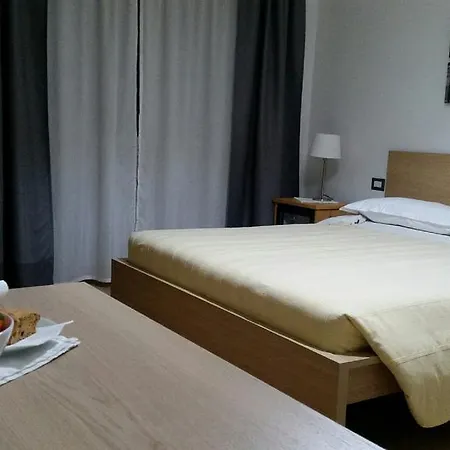 Oda ve Kahvaltı Atticoromantica 4*